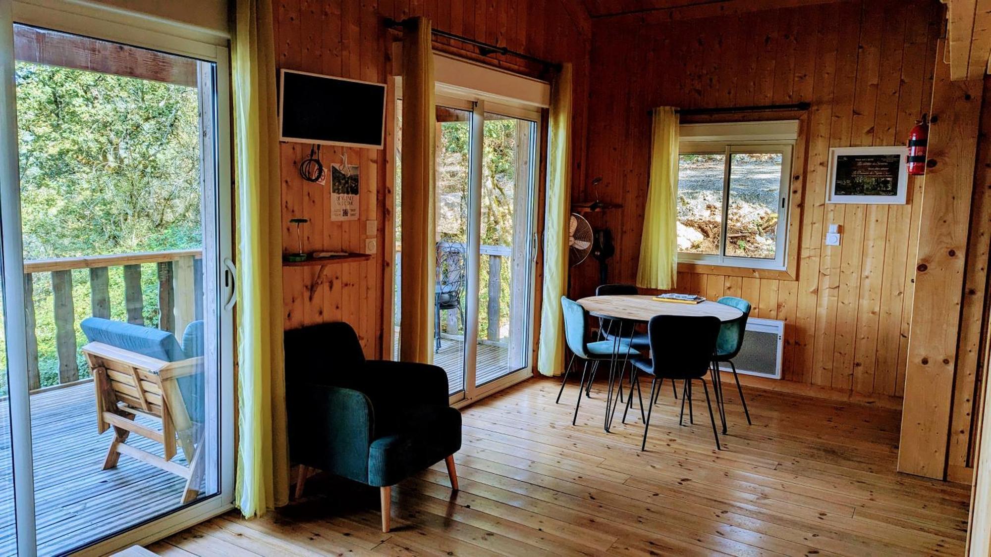 Cabanes Et Lodges Du Belvedere Serrieres-sur-Ain Экстерьер фото