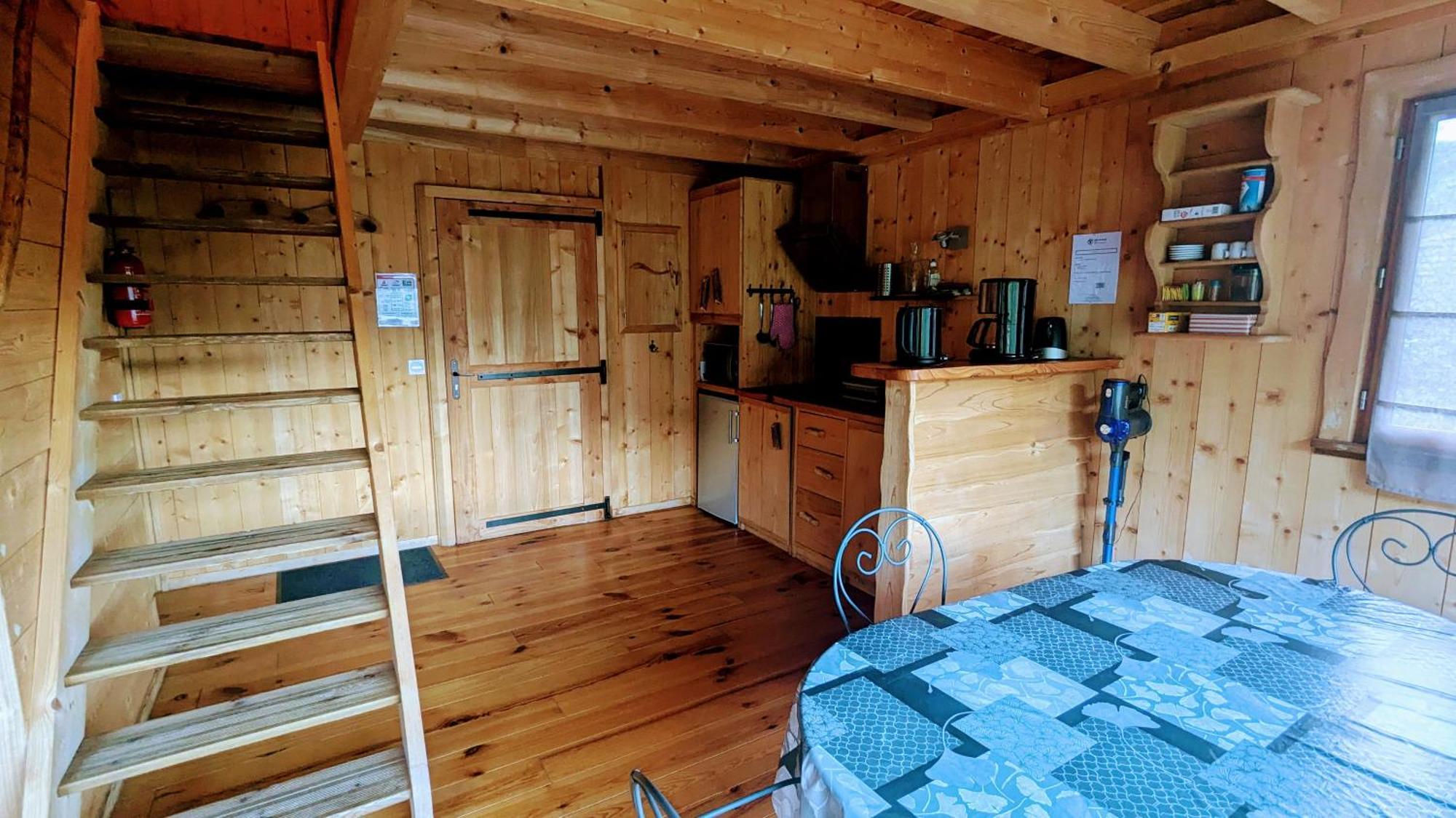 Cabanes Et Lodges Du Belvedere Serrieres-sur-Ain Экстерьер фото