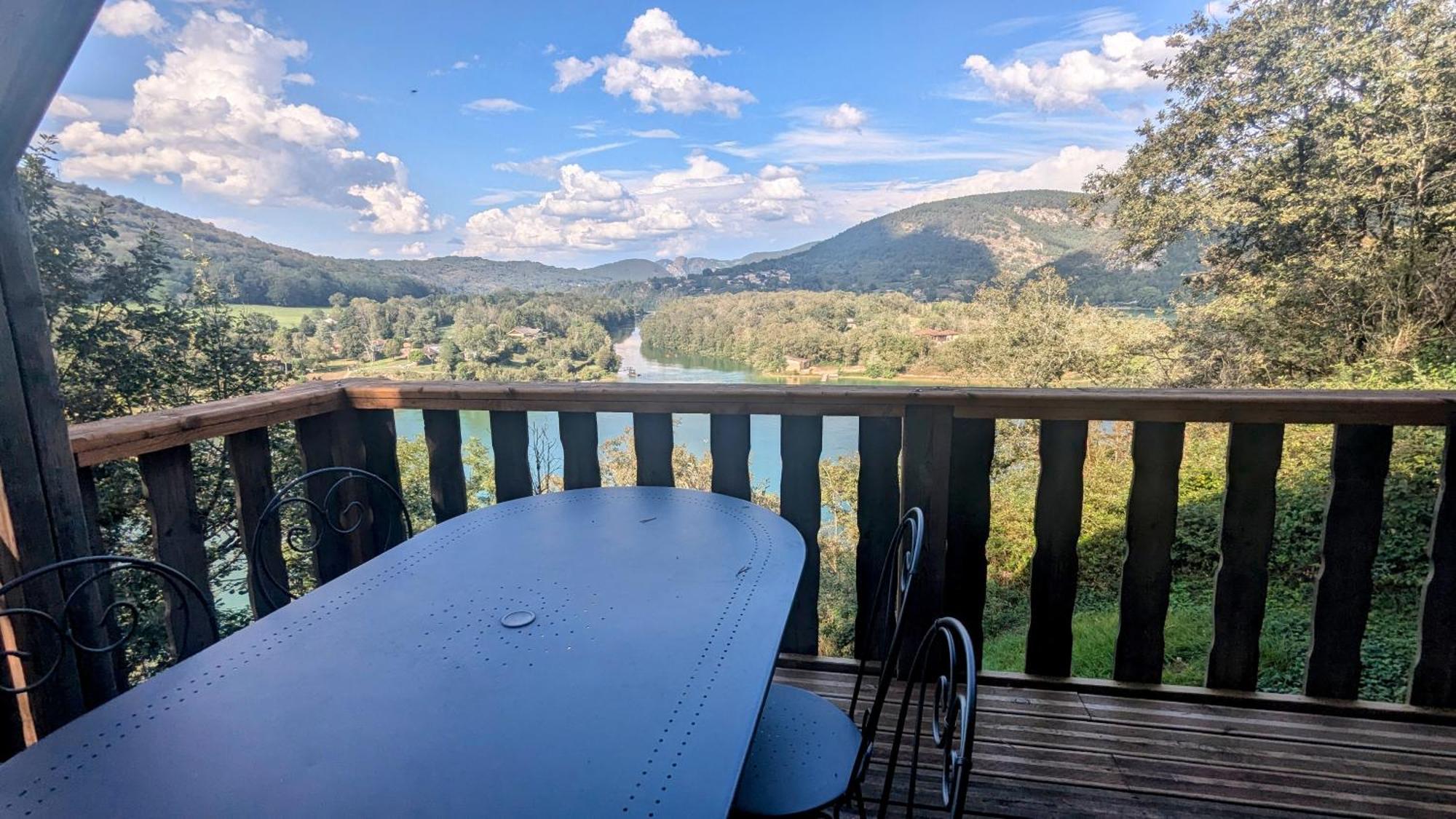 Cabanes Et Lodges Du Belvedere Serrieres-sur-Ain Экстерьер фото