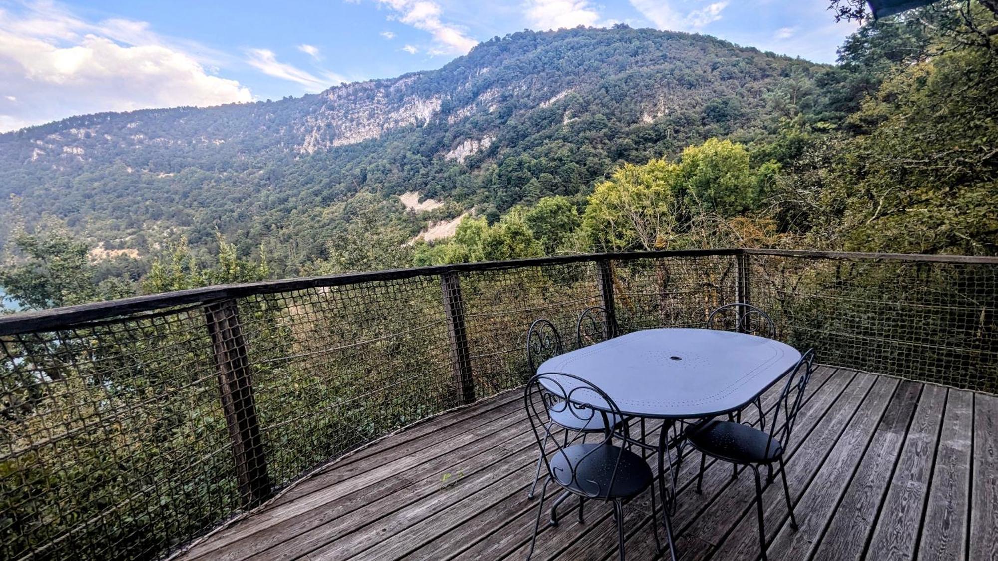 Cabanes Et Lodges Du Belvedere Serrieres-sur-Ain Экстерьер фото