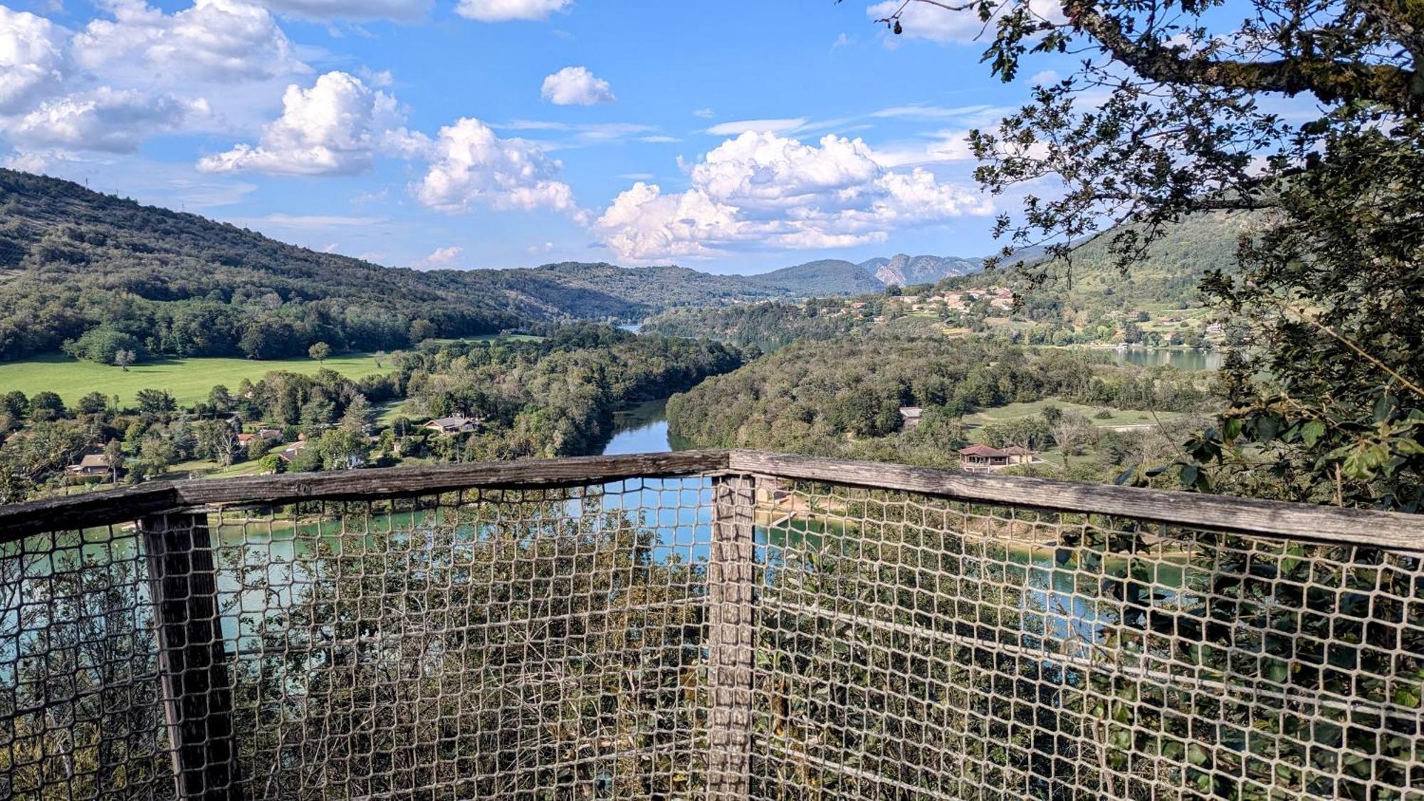Cabanes Et Lodges Du Belvedere Serrieres-sur-Ain Экстерьер фото