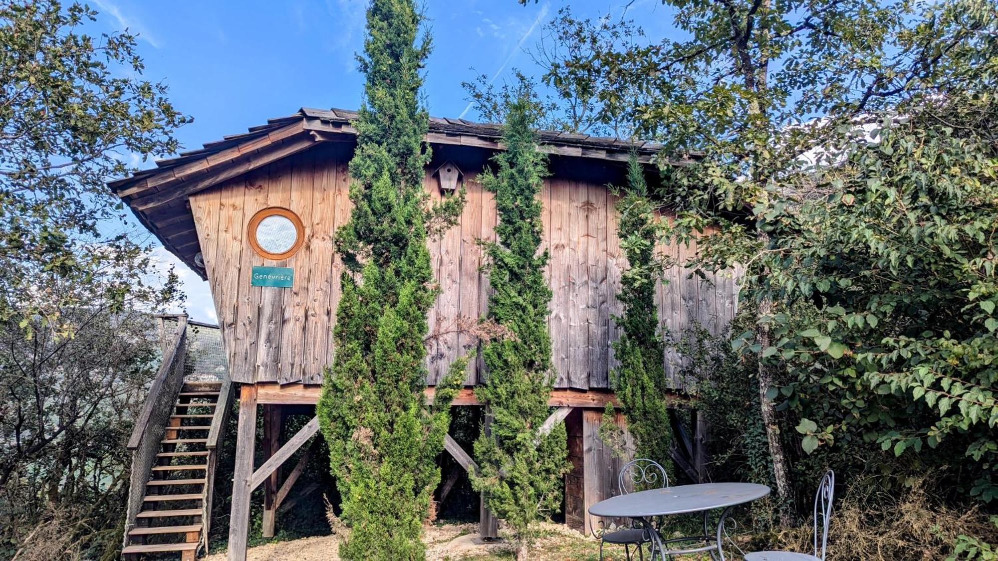 Cabanes Et Lodges Du Belvedere Serrieres-sur-Ain Экстерьер фото
