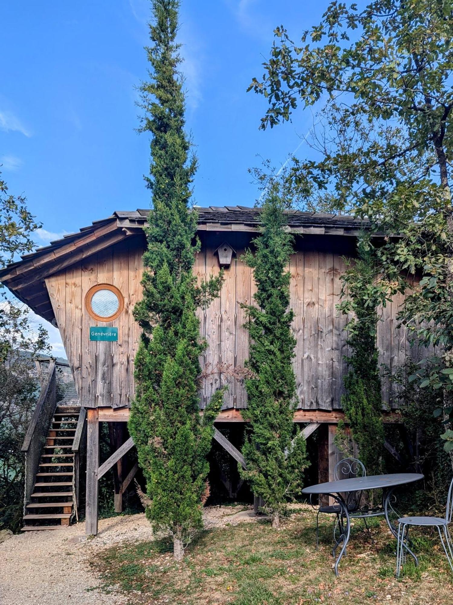 Cabanes Et Lodges Du Belvedere Serrieres-sur-Ain Экстерьер фото