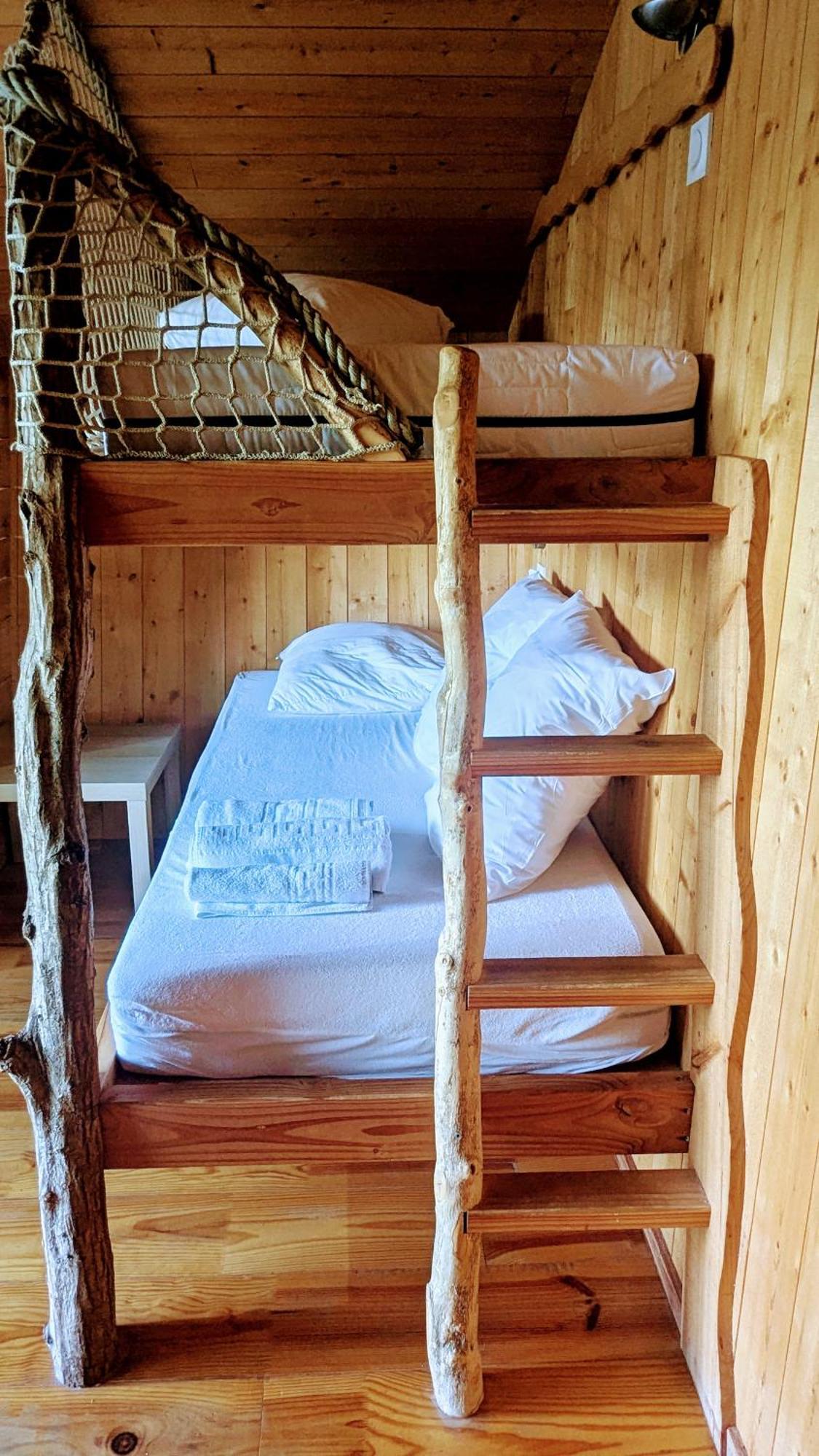 Cabanes Et Lodges Du Belvedere Serrieres-sur-Ain Экстерьер фото