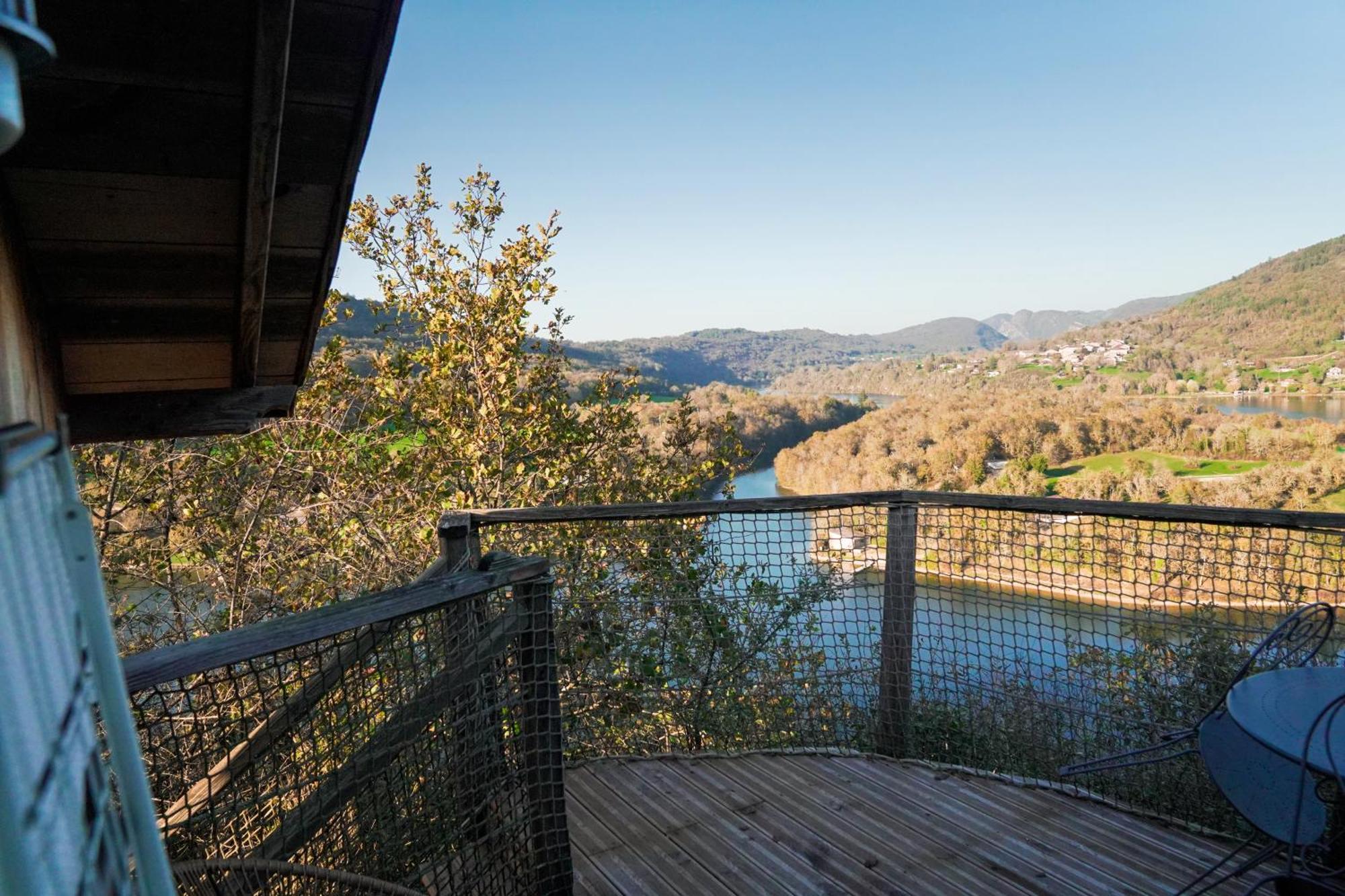 Cabanes Et Lodges Du Belvedere Serrieres-sur-Ain Экстерьер фото