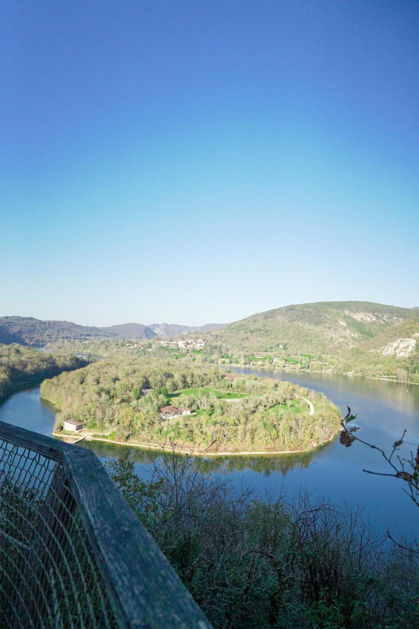 Cabanes Et Lodges Du Belvedere Serrieres-sur-Ain Экстерьер фото