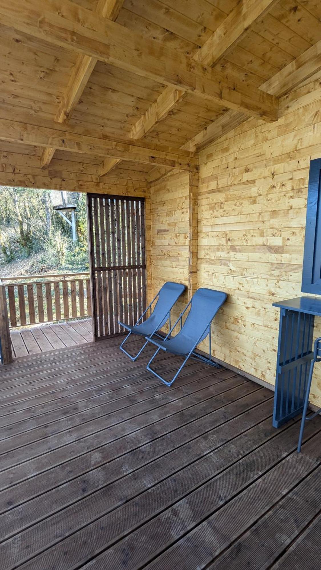 Cabanes Et Lodges Du Belvedere Serrieres-sur-Ain Экстерьер фото